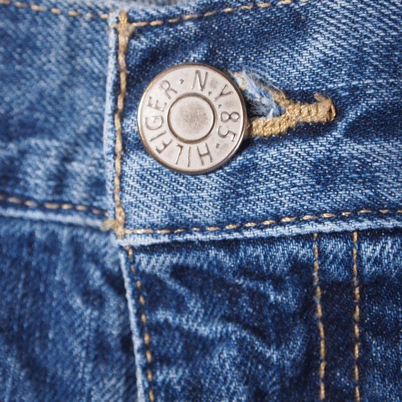 Hilfiger Men's Jeans, Size 38x30, Medium Wash, Classic Straight Fit - Picture 3 of 7